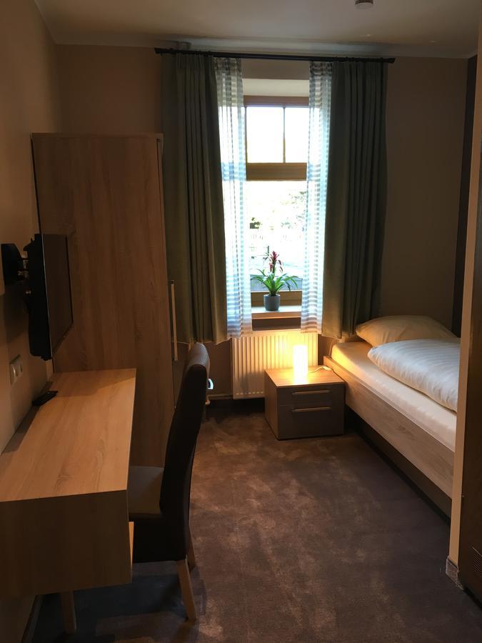 Dorfgasthof Schmitz Schalkenmehren Extérieur photo
