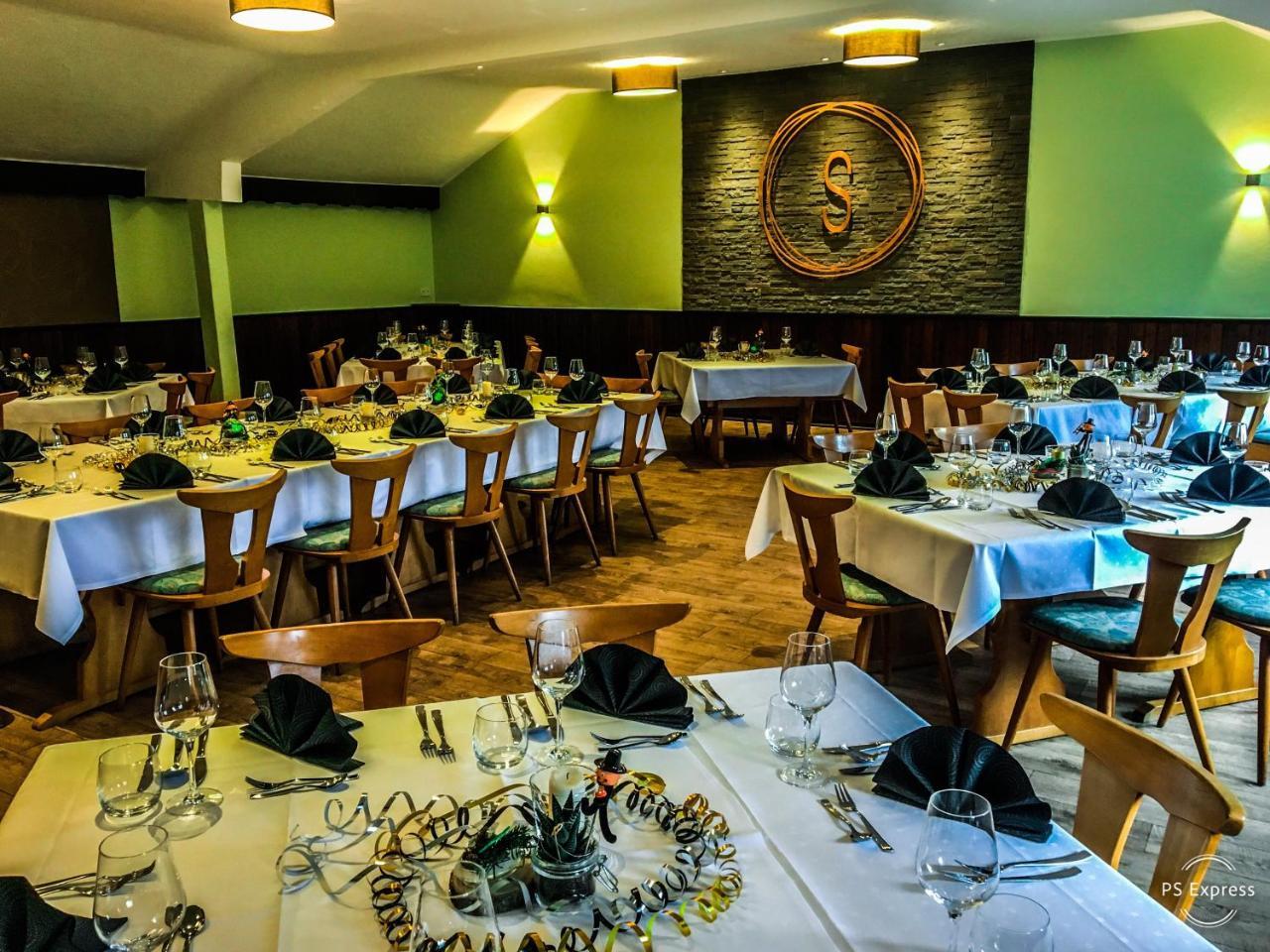 Dorfgasthof Schmitz Schalkenmehren Extérieur photo